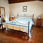 Il Casale Del Ginepro Alojamento de Acomodação e Pequeno-almoço 4*